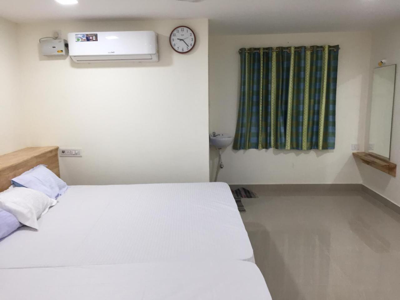 Aditi Rooms Tiruchirappalli Exteriör bild